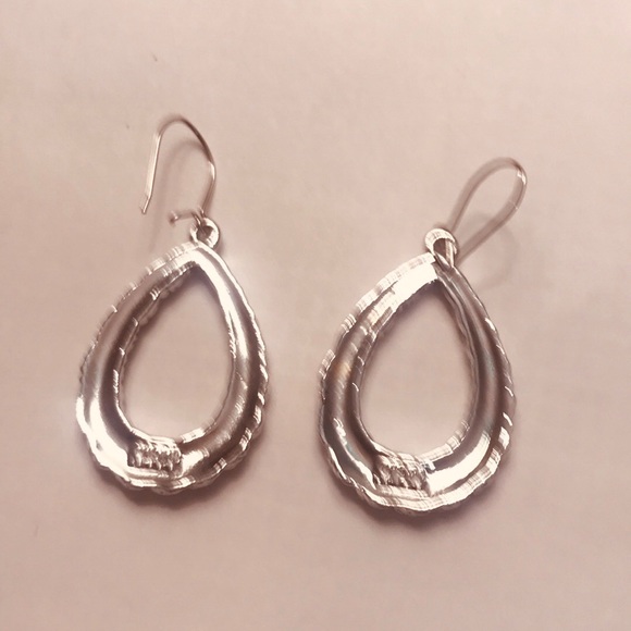 earring - Picture 2 of 2